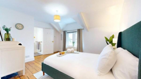 Large 2-Bed Apartment in Cardiff